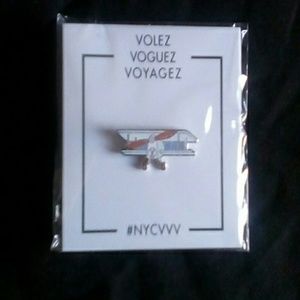 Louis vuitton pin
